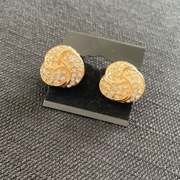 Gold and Diamond Knot Earrings - costume jewelry! - Picture 10 of 11